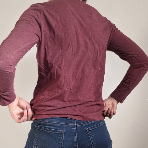 (2/$20) Muted red long sleeve v-neck tee - Picture 2 of 2